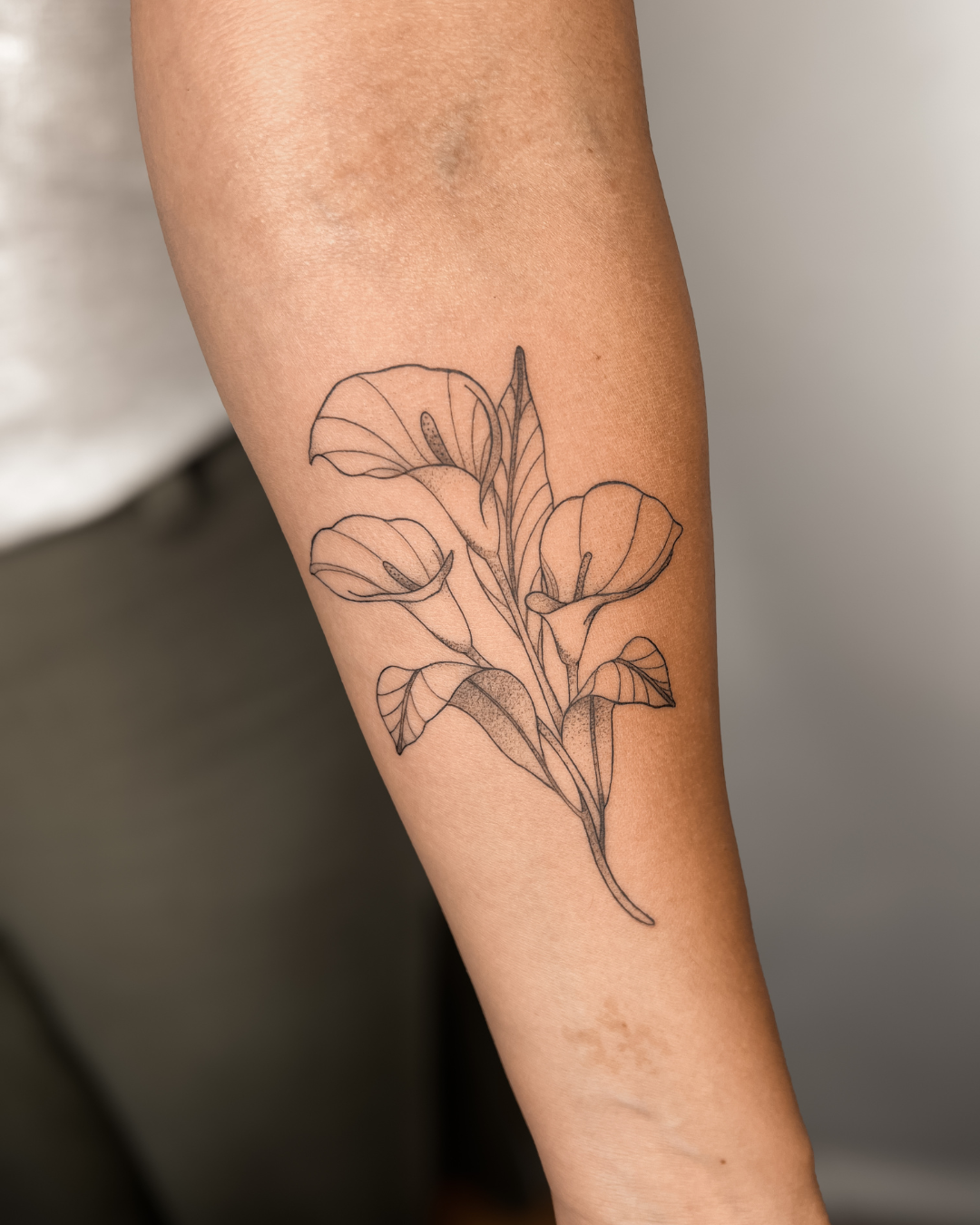tatuagem delicada, traços finos, tatuagem feminina, tatuagem perto de mim, flash tattoo, tattoo, tatuagem no braço, tatuapé, fine art tattoo, Andressa Mayumi - 13