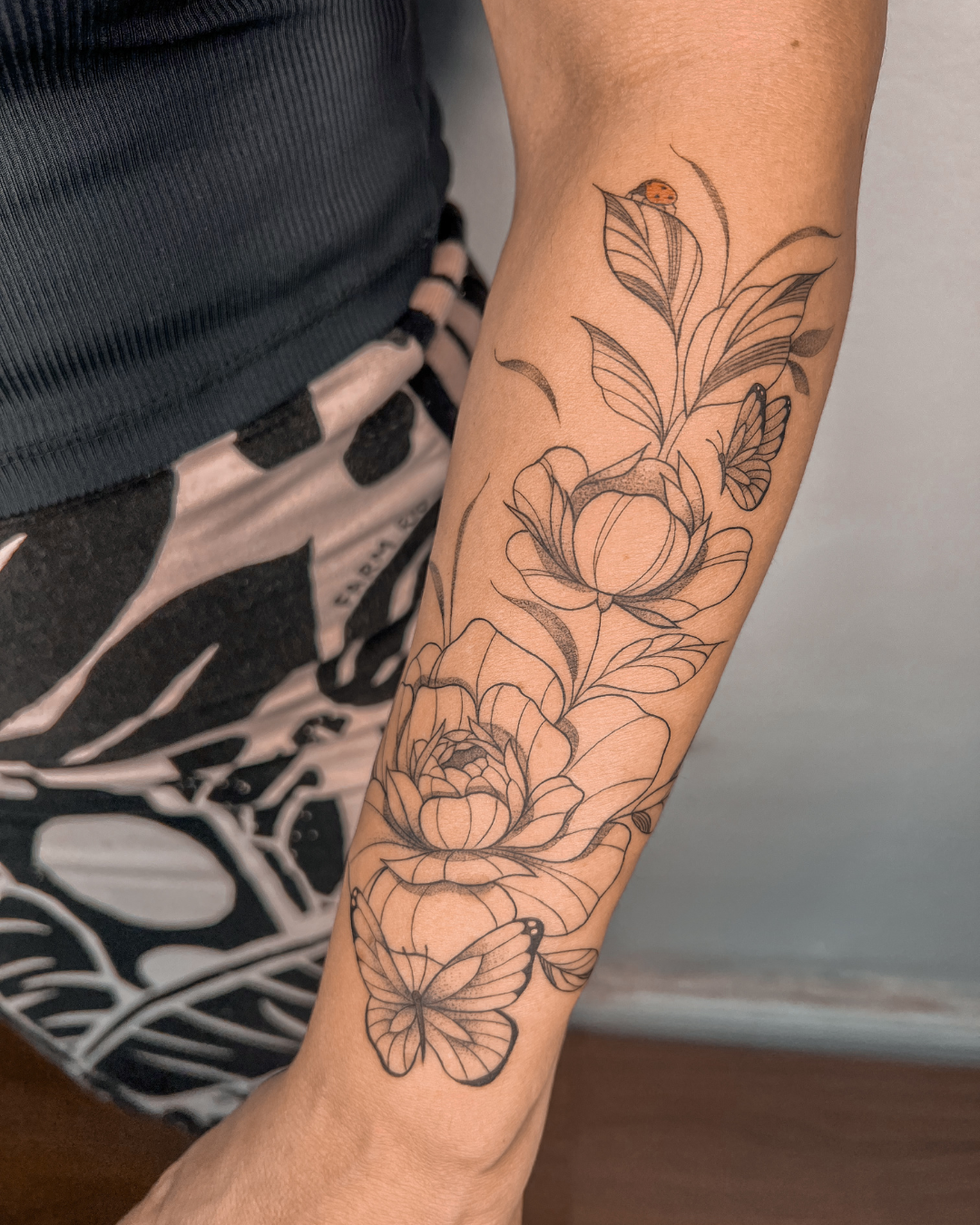 tatuagem delicada, traços finos, tatuagem feminina, tatuagem perto de mim, flash tattoo, tattoo, tatuagem no braço, tatuapé, fine art tattoo, Andressa Mayumi - 17