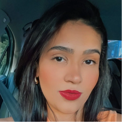 Andressa Mayumi - Tatuadora - Fineline